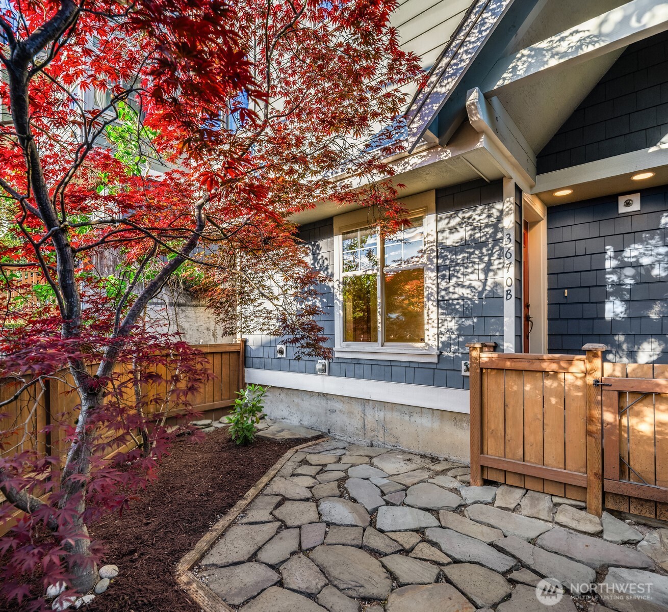 3670 Dayton Avenue N #B, Seattle, WA 98103, photo 4 of 38