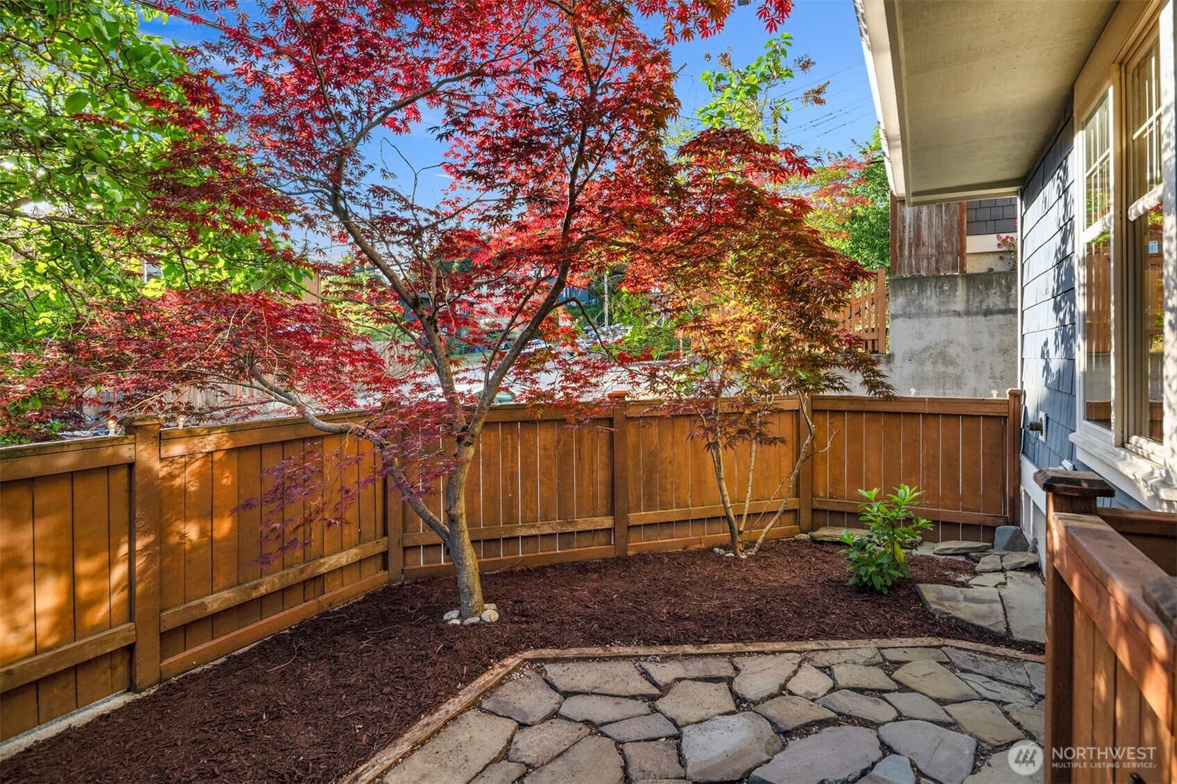 3670 Dayton Avenue N #B, Seattle, WA 98103, photo 5 of 38