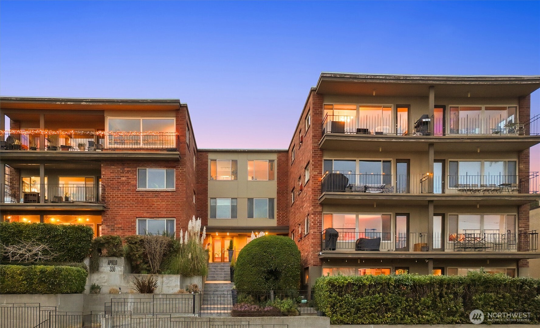 330 W Olympic Place #407, Seattle, WA 98119, photo 2 of 23