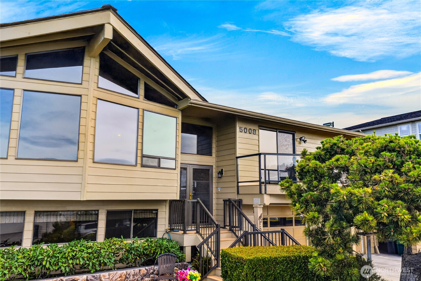 5008 Dundee Drive
