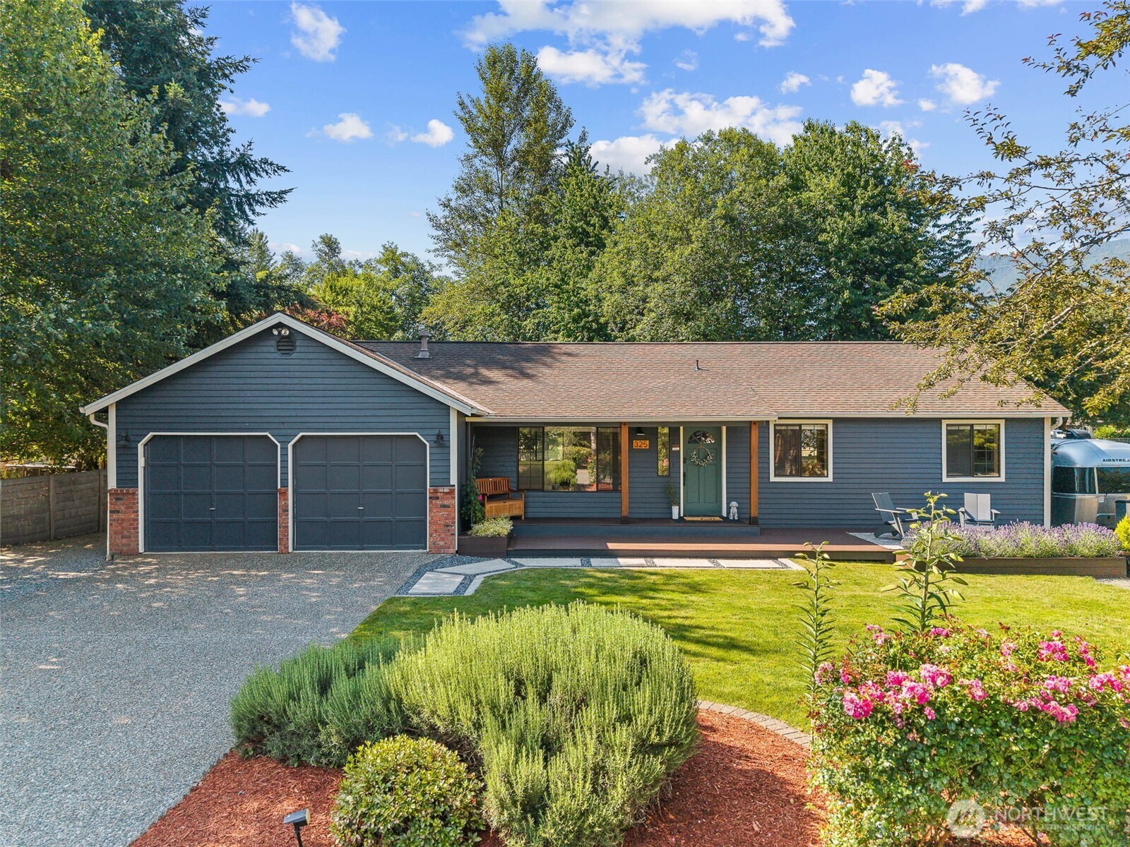 325 NE 4th Street