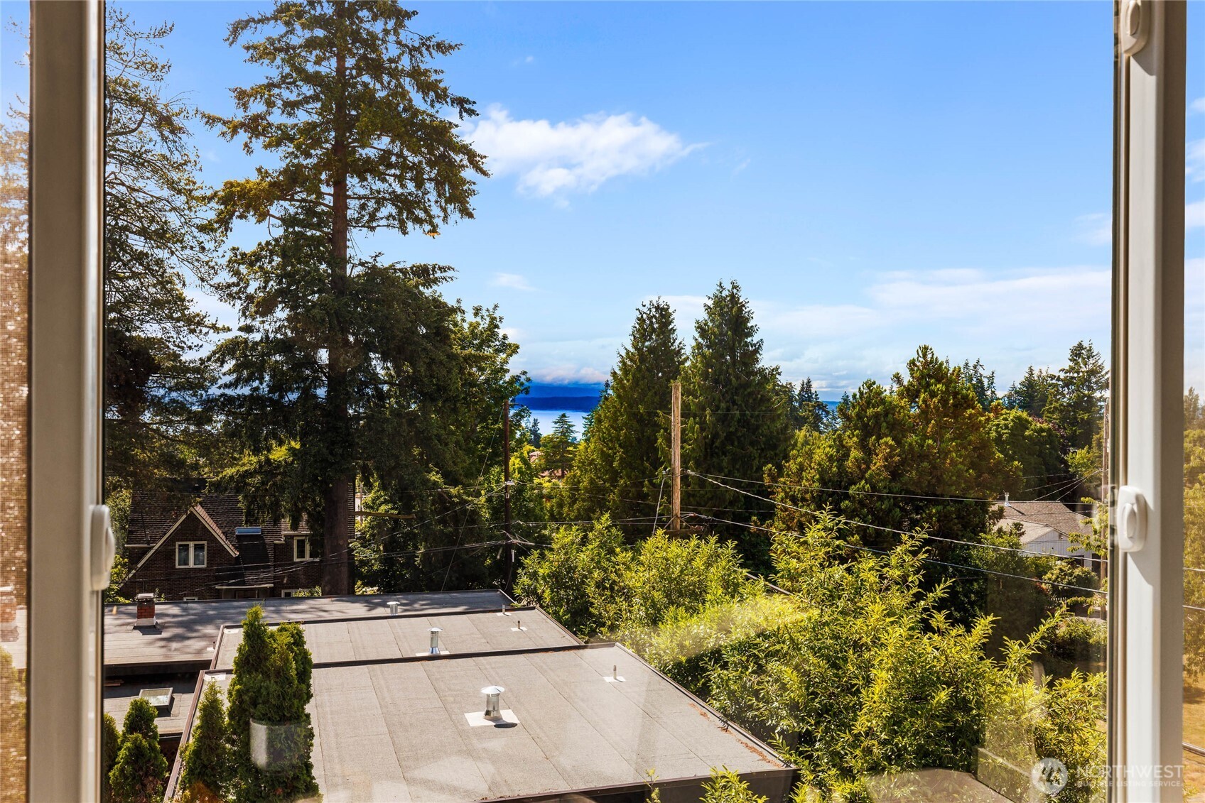 215 N 120th Street #301, Seattle, WA 98133, photo 3 of 35