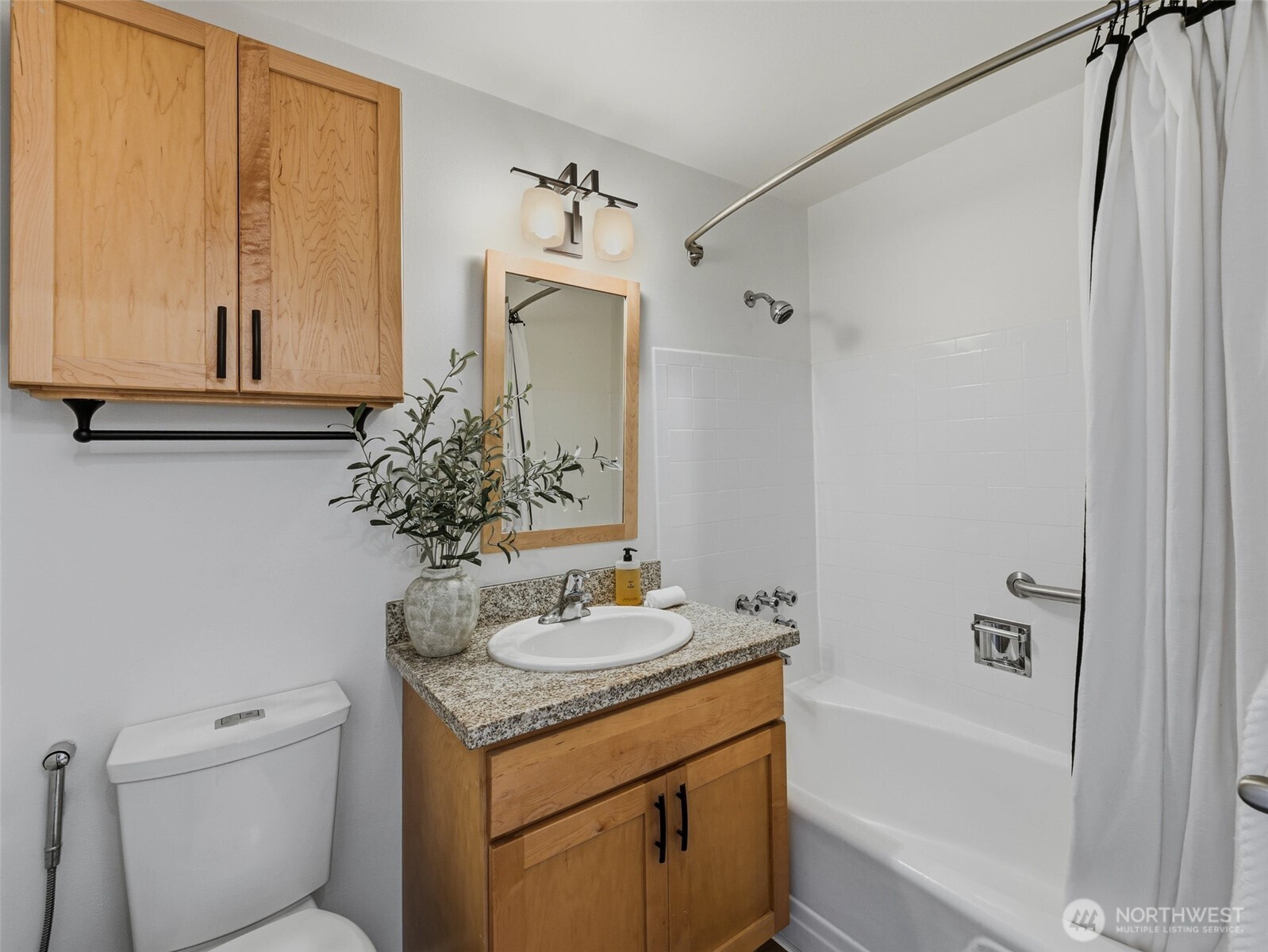 8701 35th Avenue NE #Apt 4, Seattle, WA 98115, photo 5 of 36
