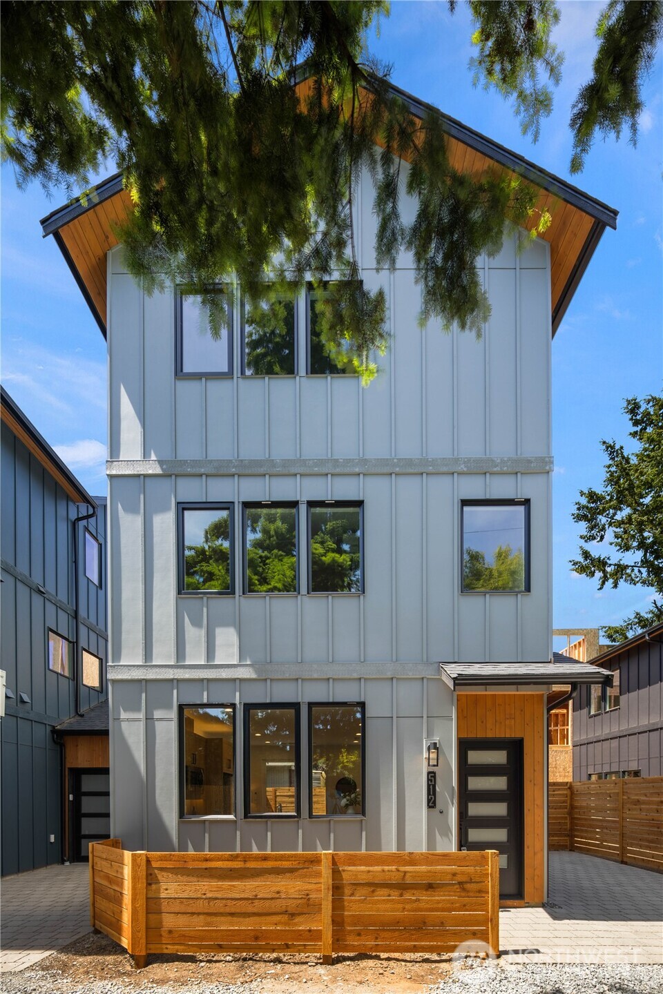 512 N 92nd Street, Seattle, WA 98103, photo 2 of 37