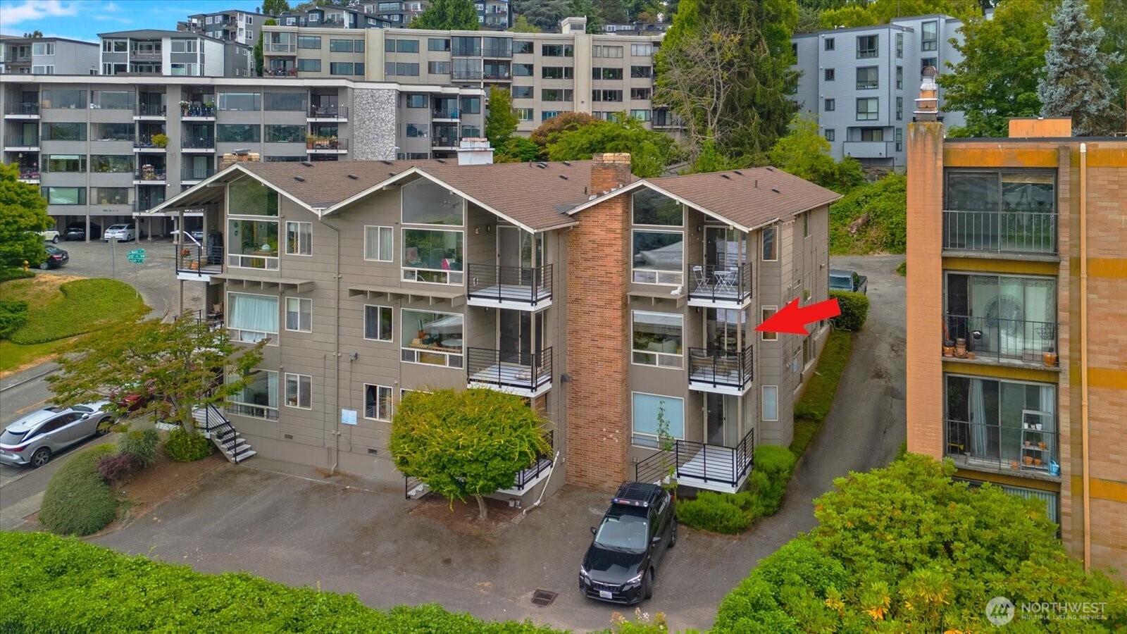 3700 W 25th Place #201, Seattle, WA 98199, photo 3 of 33