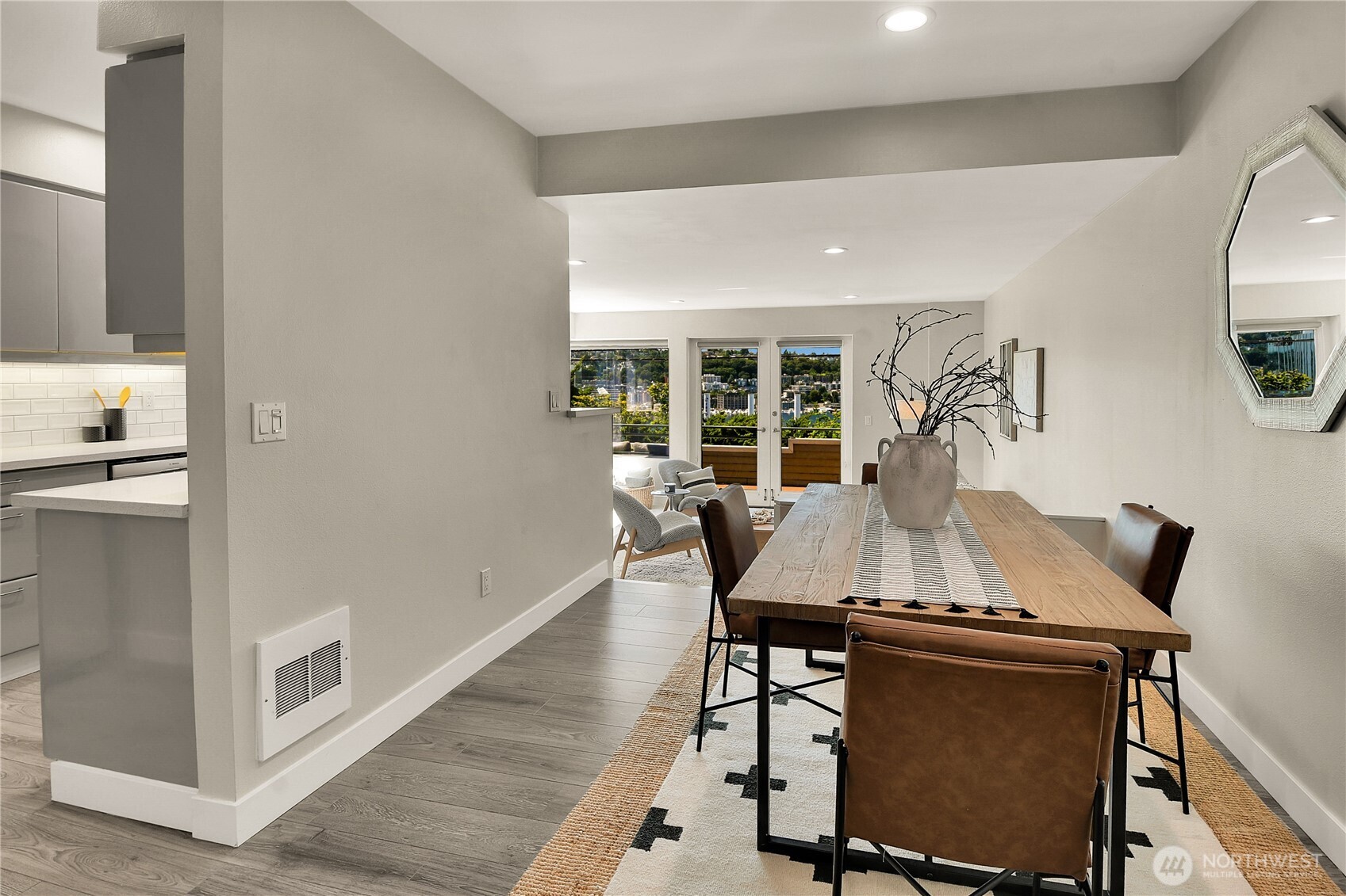 1202 Lakeview Boulevard E #1, Seattle, WA 98102, photo 3 of 20
