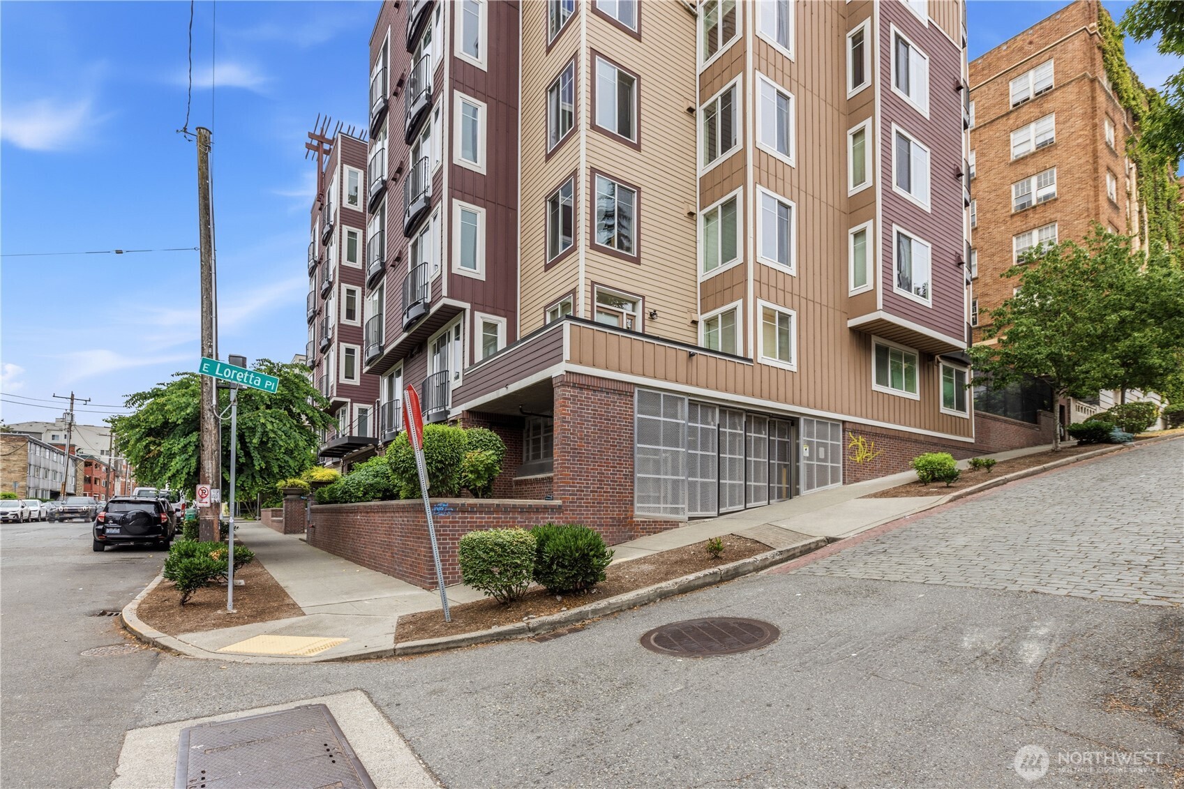 124 Bellevue Avenue E #601, Seattle, WA 98102, photo 3 of 29