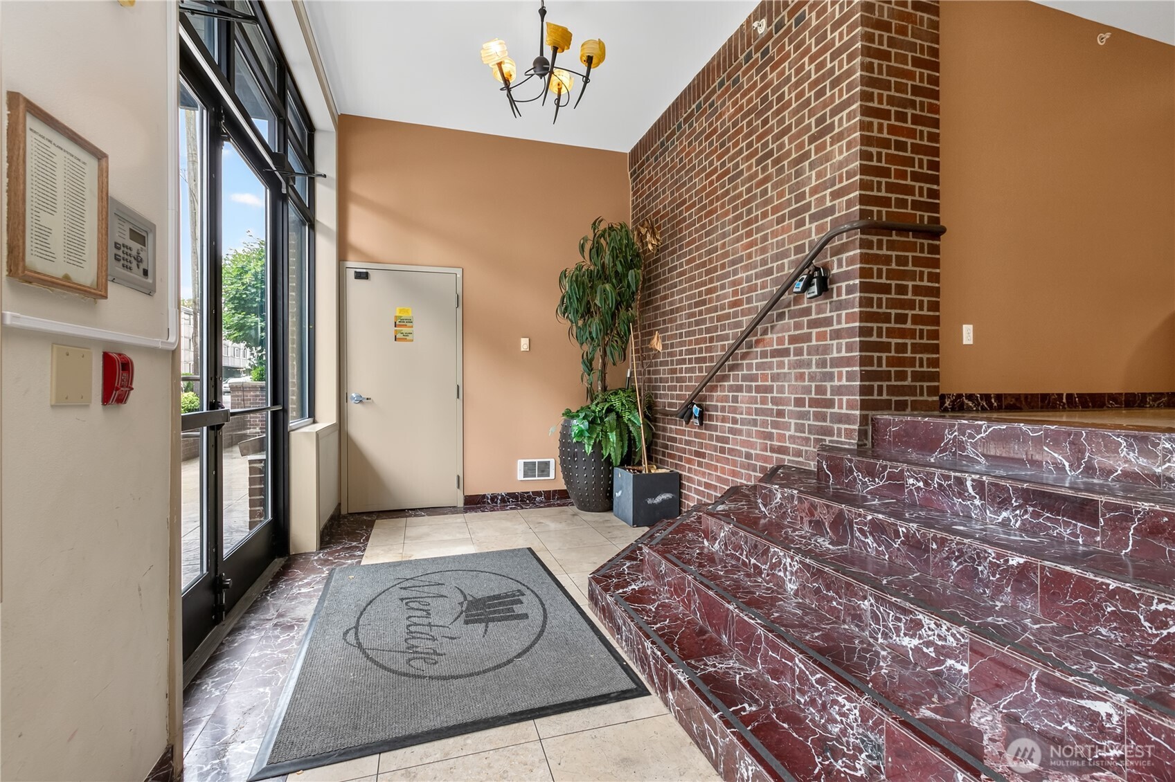 124 Bellevue Avenue E #601, Seattle, WA 98102, photo 4 of 29