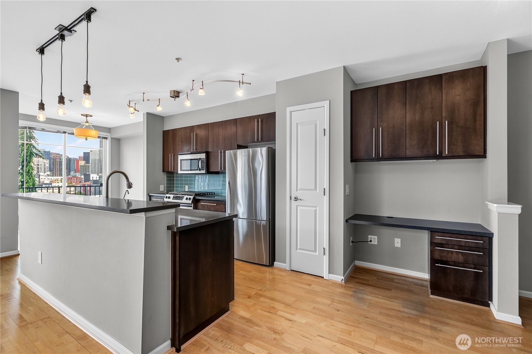 124 Bellevue Avenue E #601