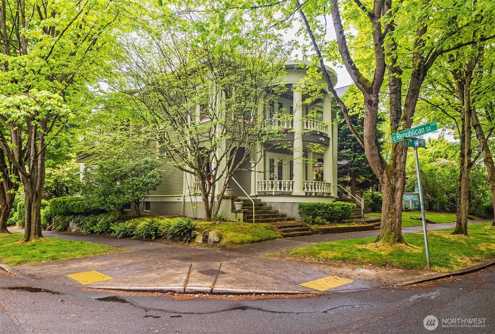 1709 E Republican Street #6, Seattle, WA 98112, photo 3 of 19