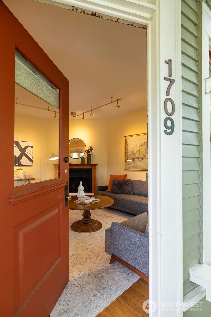 1709 E Republican Street #6, Seattle, WA 98112, photo 5 of 19