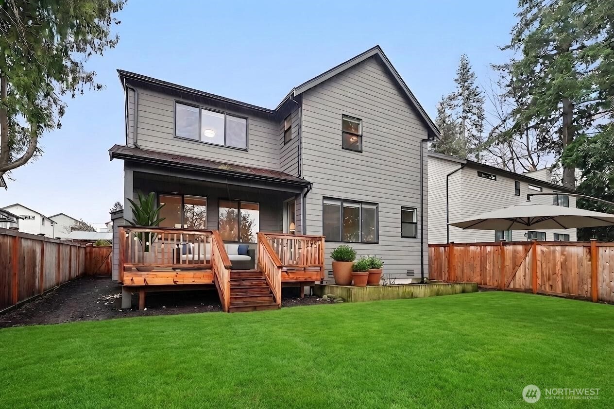 12332 38th Avenue NE, Seattle, WA 98125, photo 2 of 24