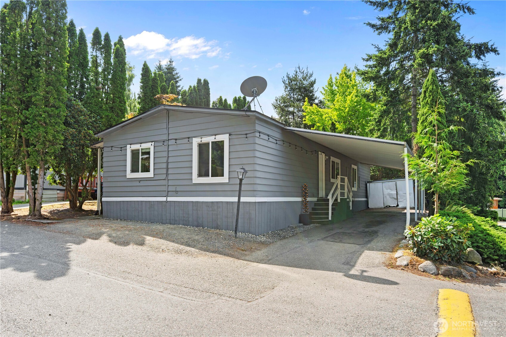 7701 Hardeson Road #100