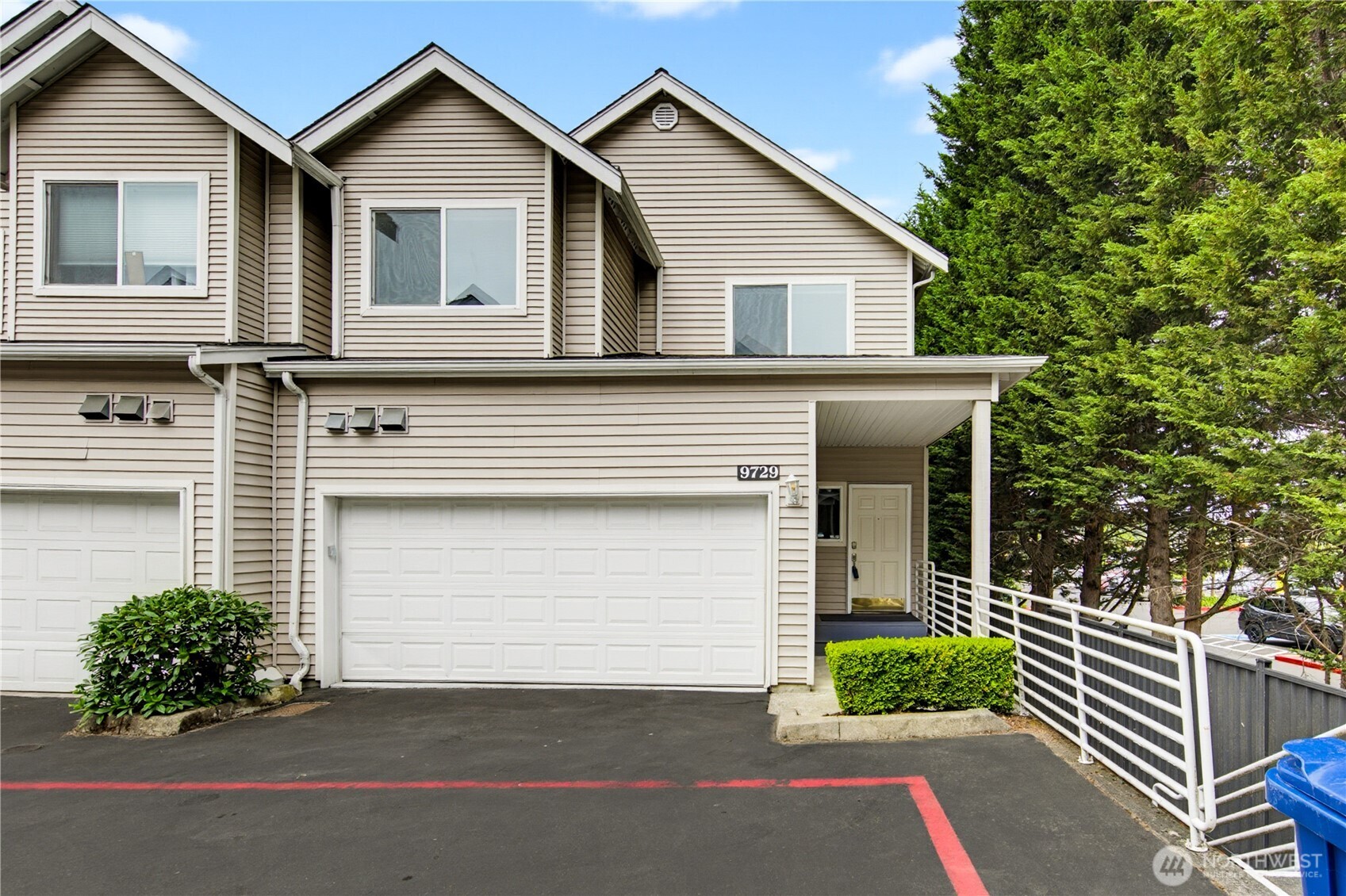 9729 26th Avenue SW #404, Seattle, WA 98106, photo 2 of 33