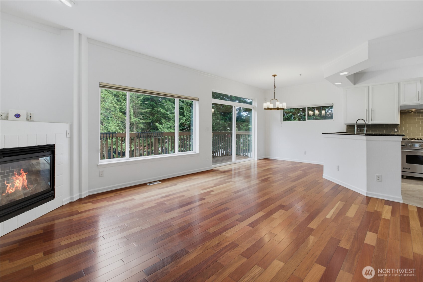 9729 26th Avenue SW #404, Seattle, WA 98106, photo 4 of 33