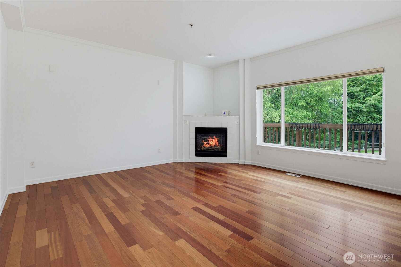 9729 26th Avenue SW #404, Seattle, WA 98106, photo 4 of 33
