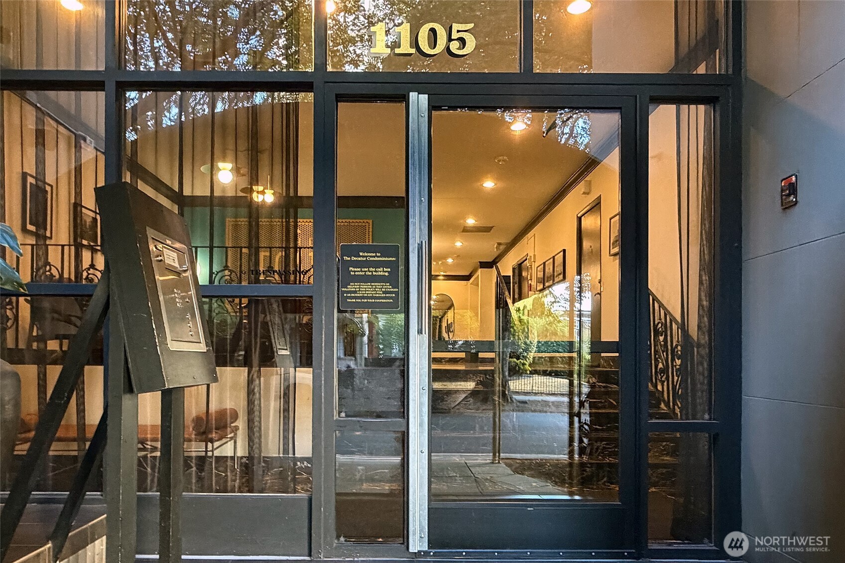 1105 Spring Street #1203, Seattle, WA 98104-3518, photo 2 of 21