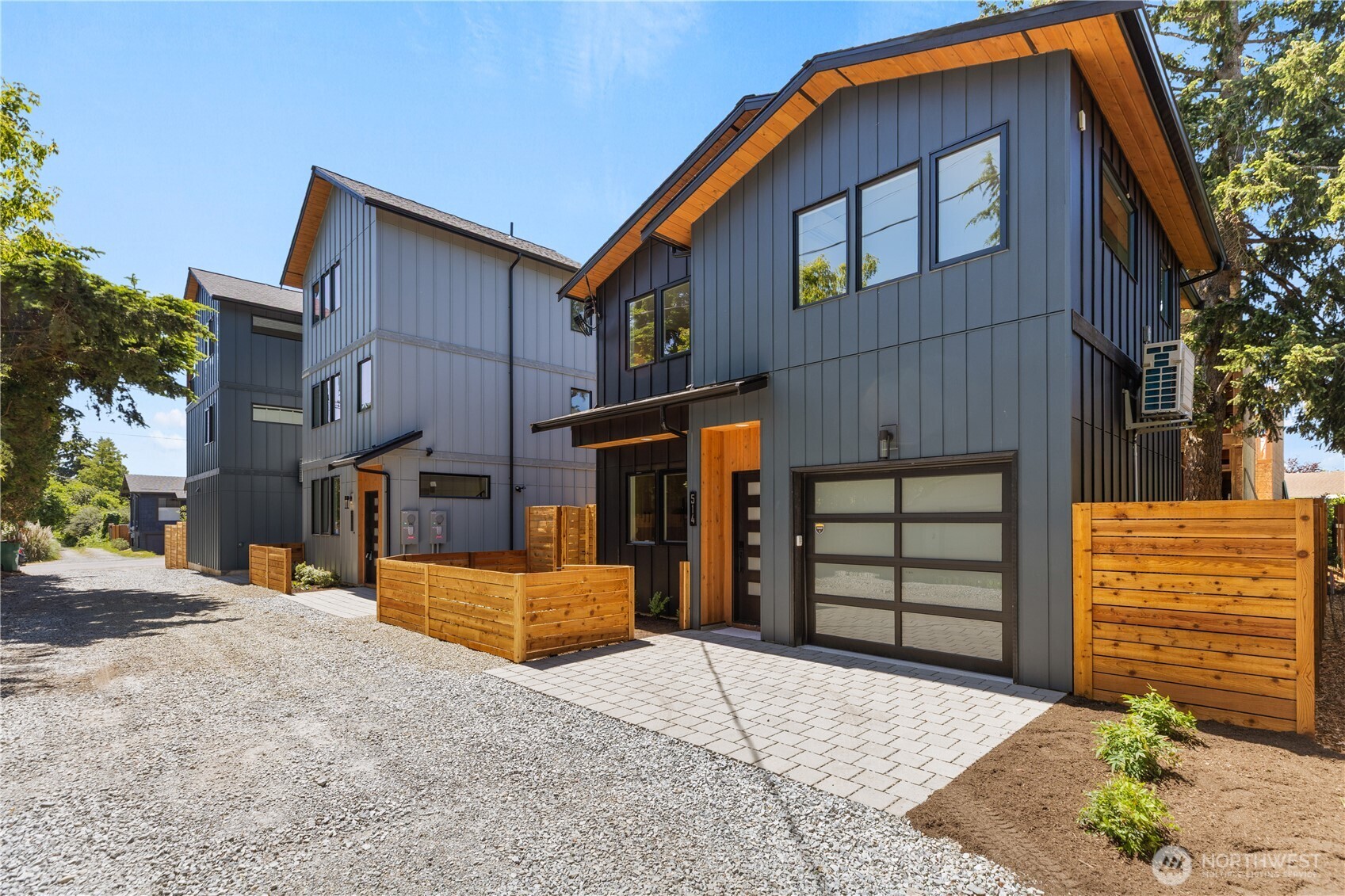 514 N 92nd Street, Seattle, WA 98103, photo 2 of 45