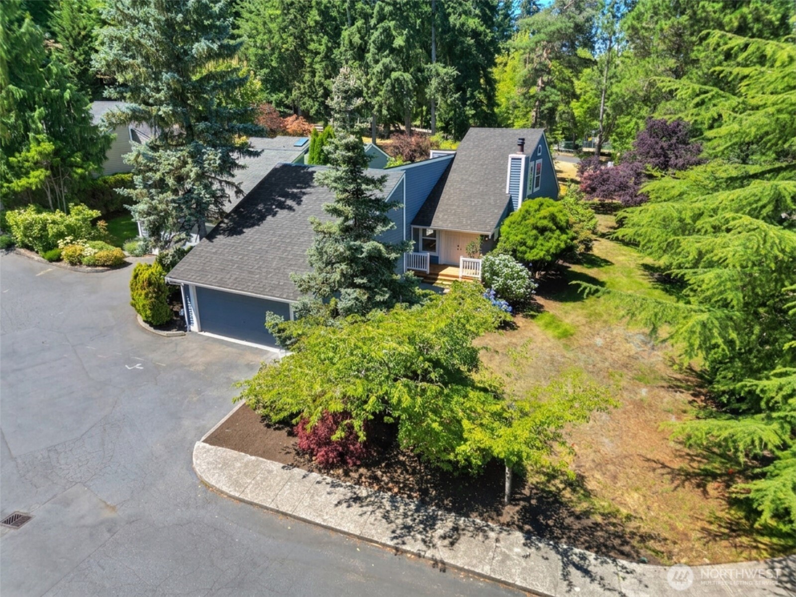 11701 NE 105th Lane, Kirkland, WA 98033, photo 2 of 3