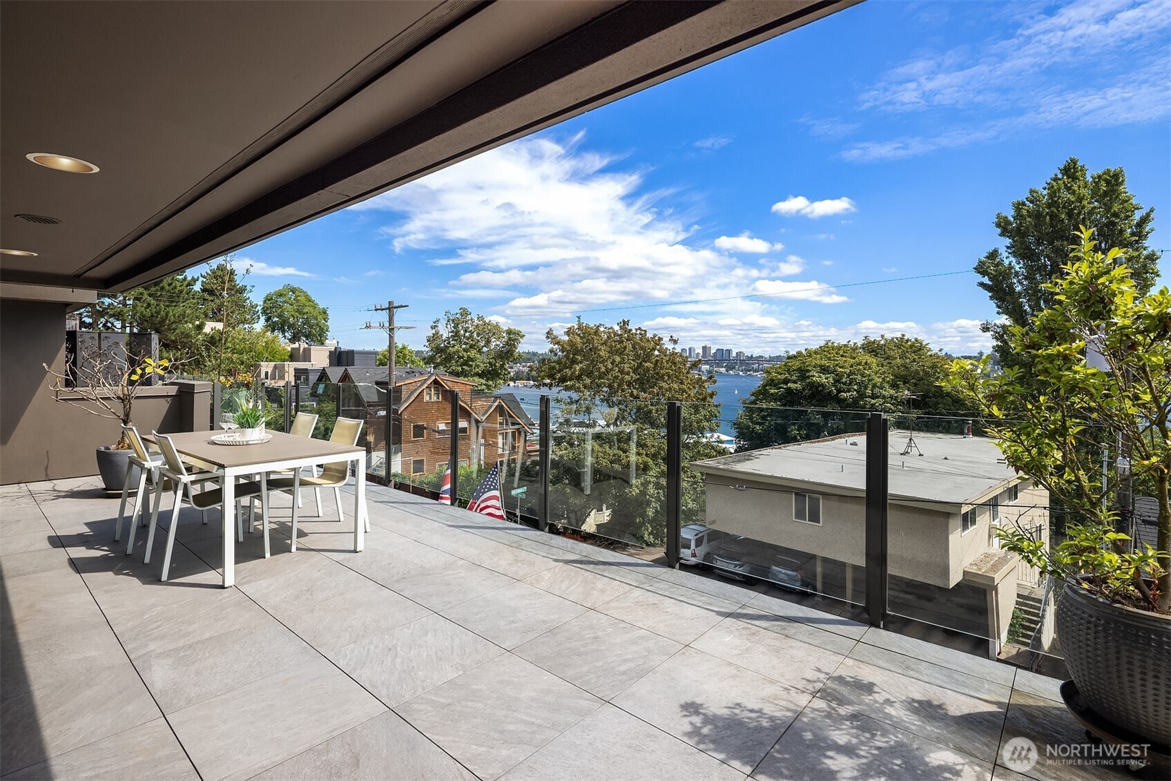 2040 Waverly Place N #302, Seattle, WA 98109, photo 2 of 33