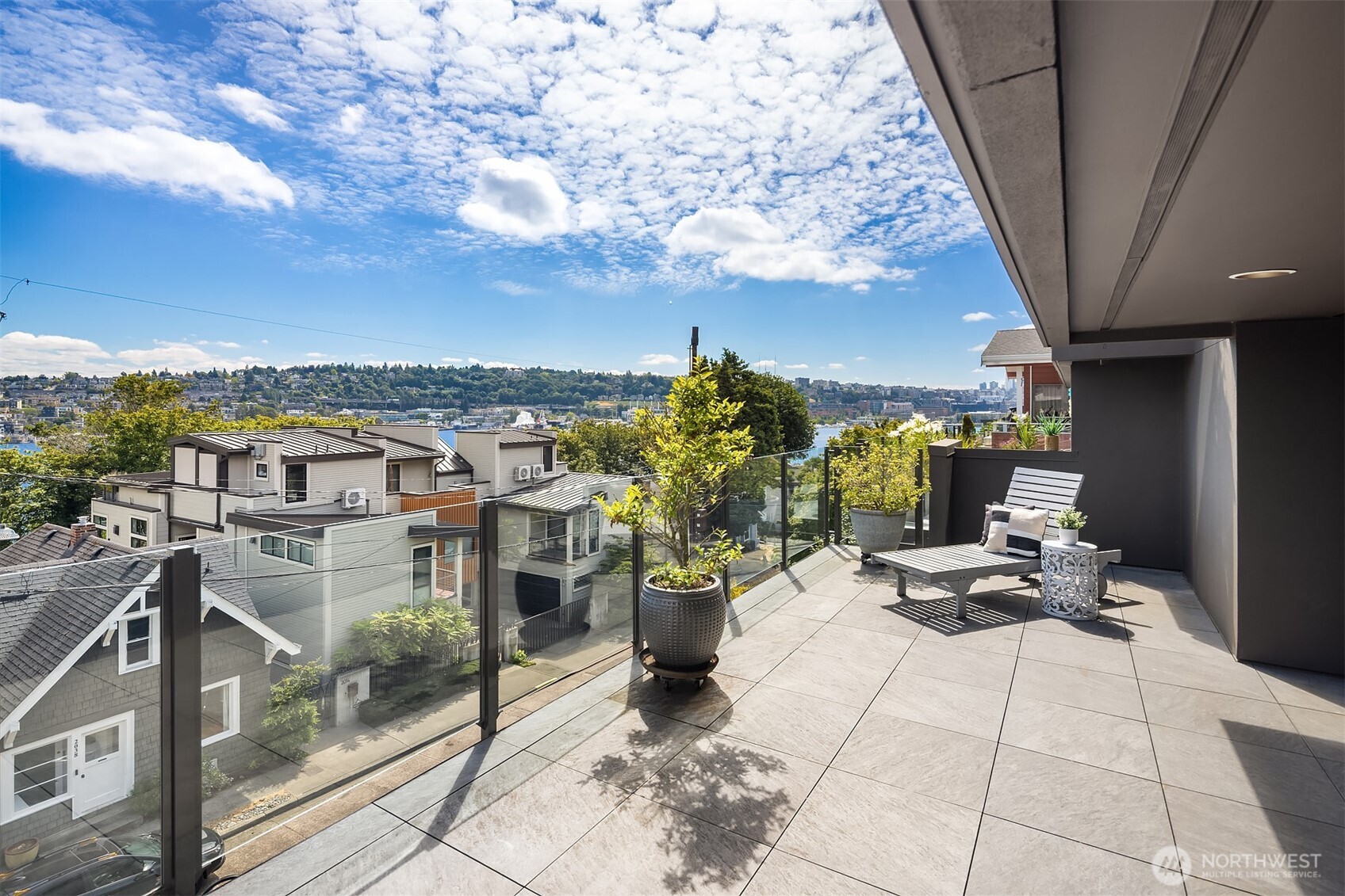 2040 Waverly Place N #302, Seattle, WA 98109, photo 4 of 33