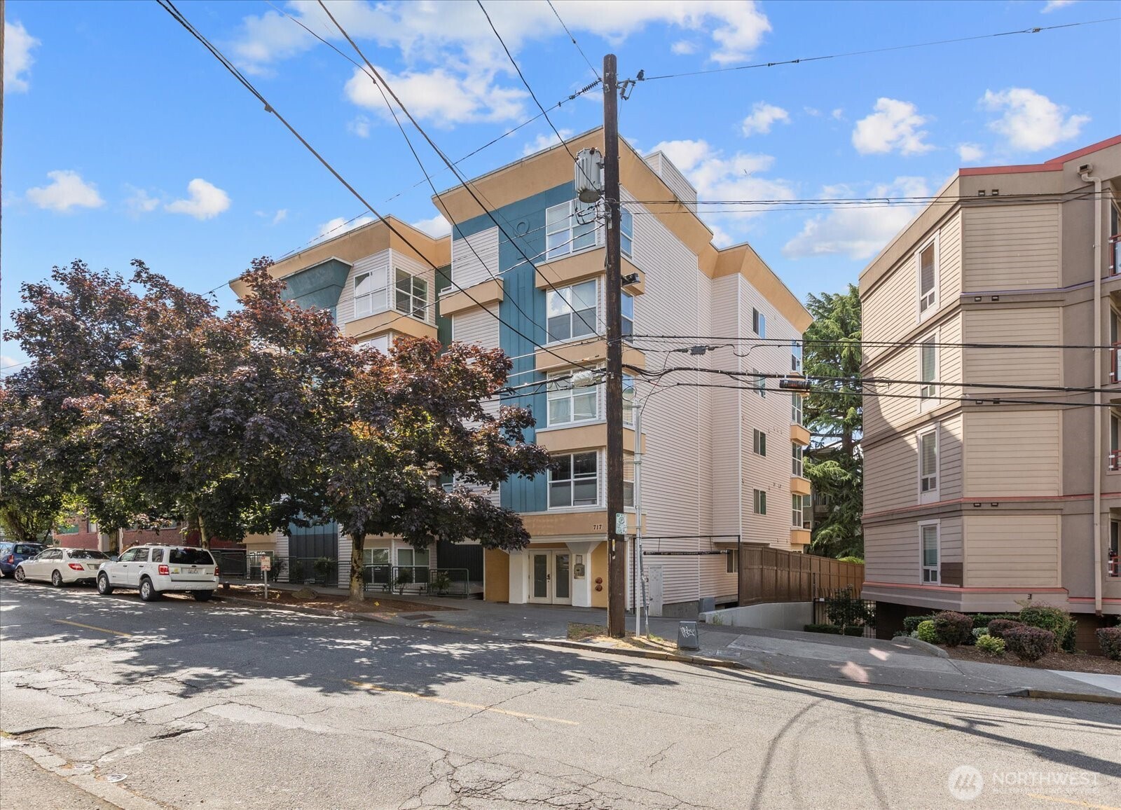 717 E Denny Way #3A