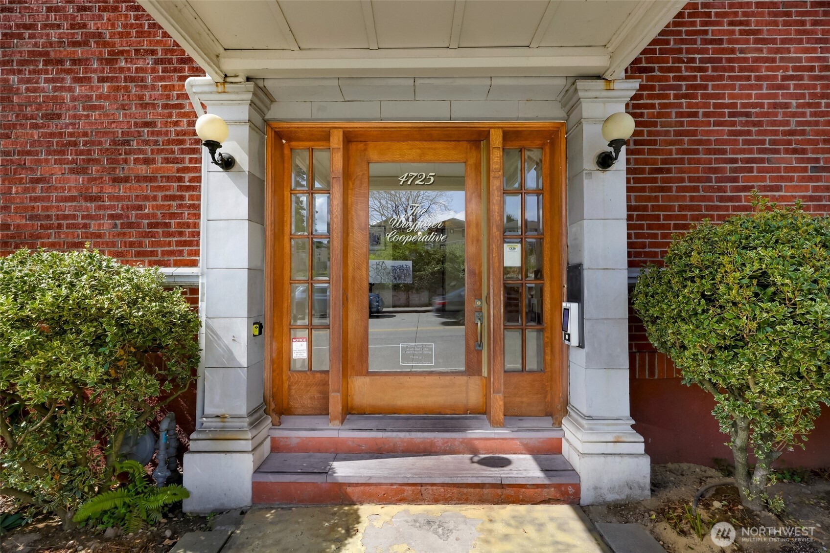 4725 15th Avenue NE #12, Seattle, WA 98105, photo 2 of 34