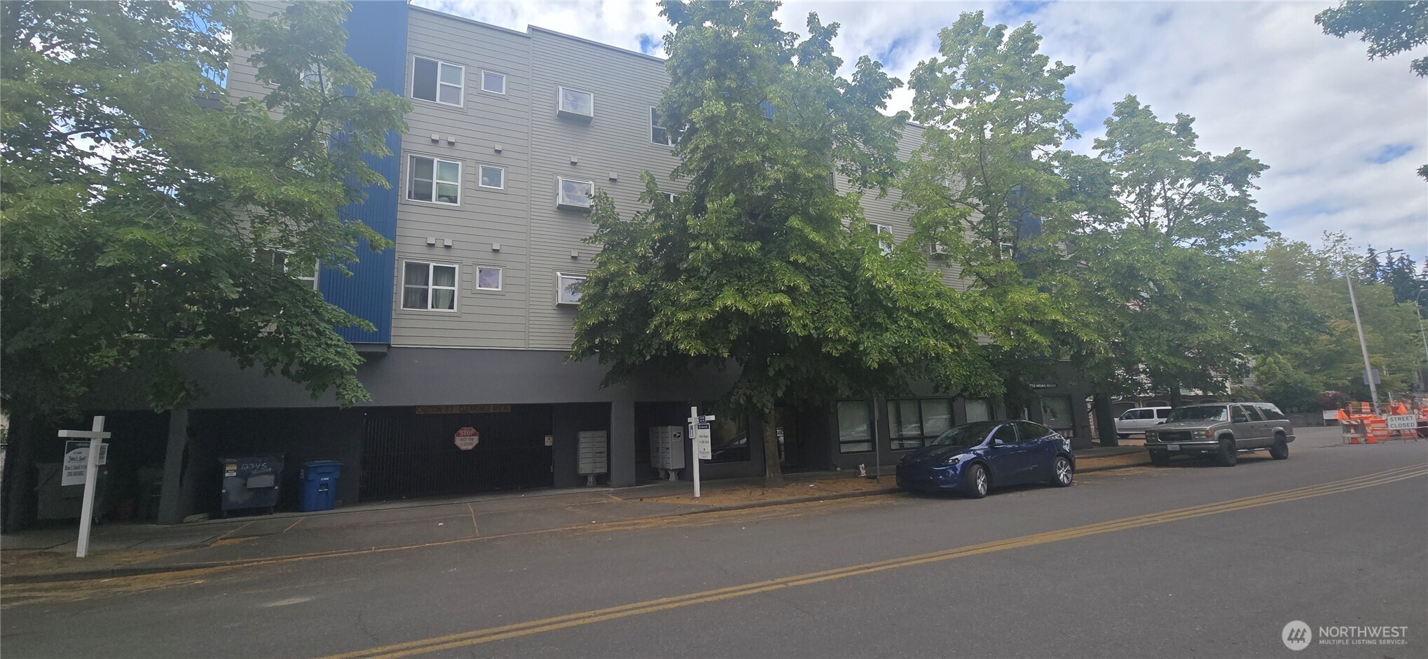 12345 Roosevelt Way NE #406