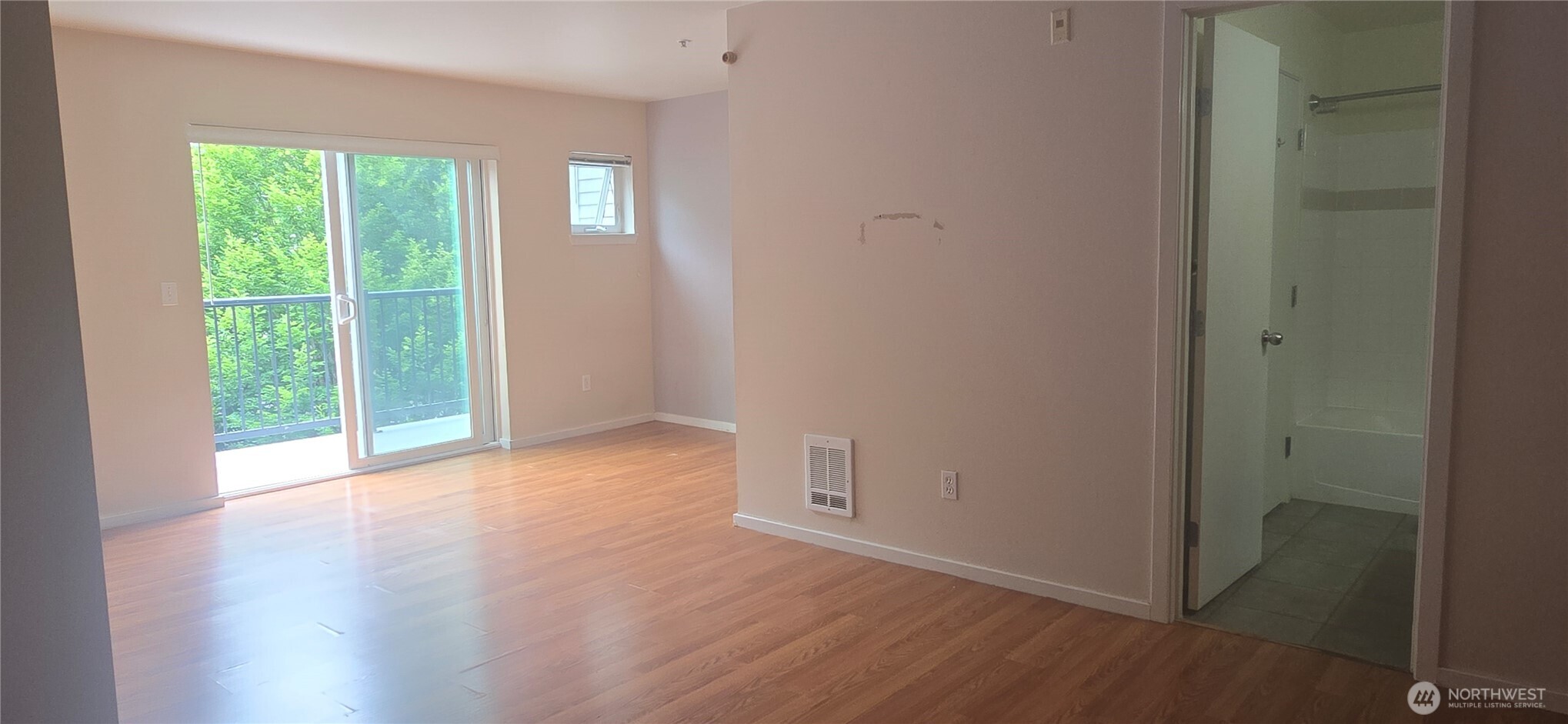 12345 Roosevelt Way NE #406, Seattle, WA 98125, photo 5 of 15
