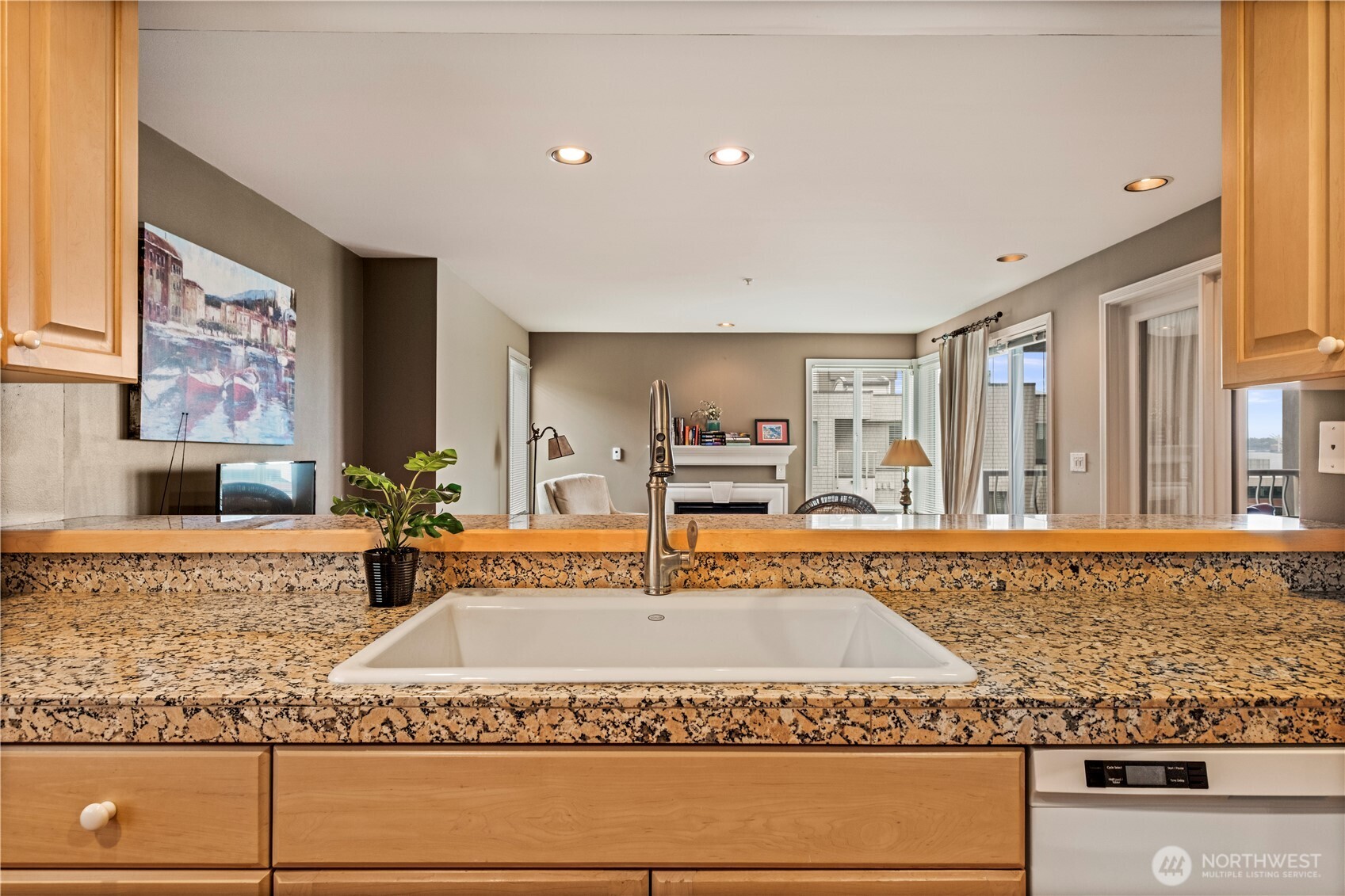 601 W Mercer Place #304, Seattle, WA 98119, photo 5 of 30