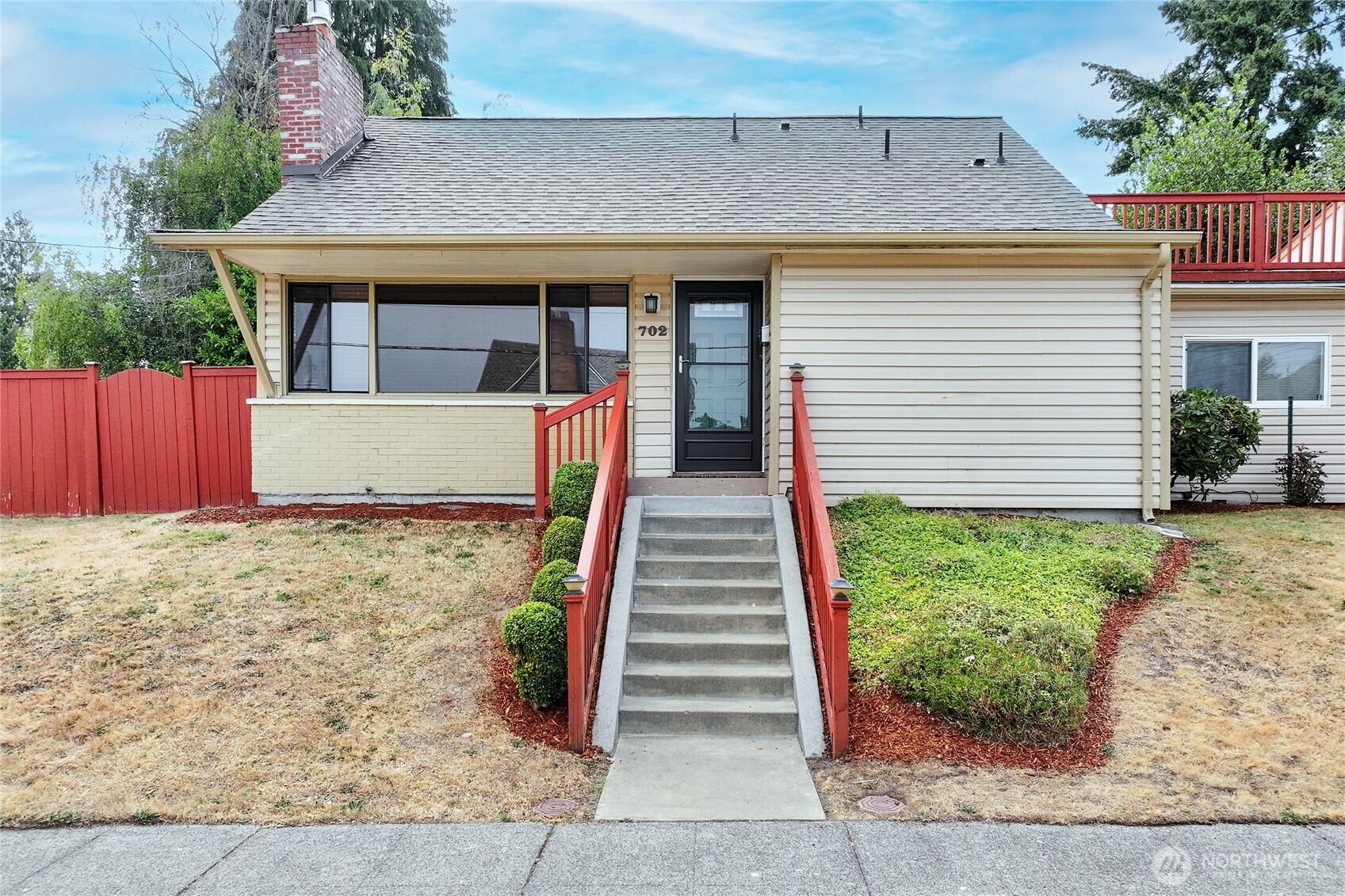 702 N Mullen Street
