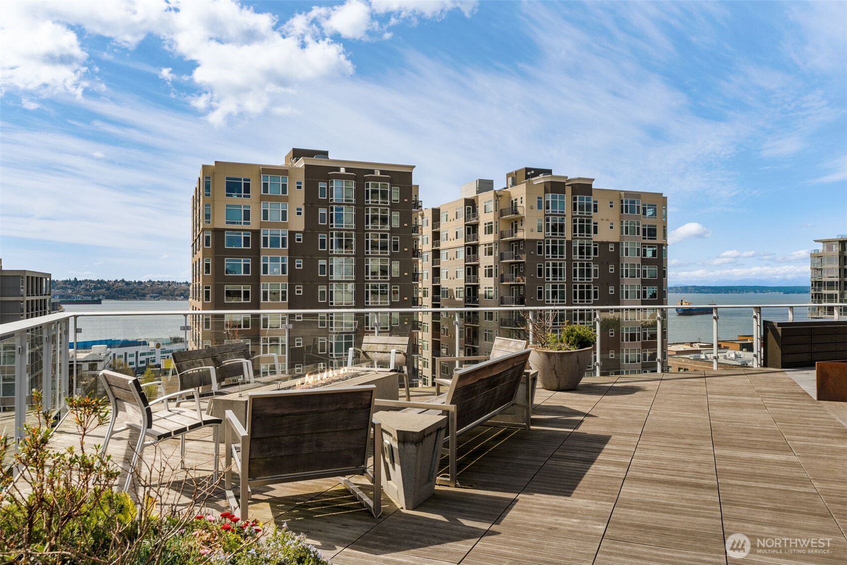 2821 2nd Avenue #1004, Seattle, WA 98121, photo 2 of 34