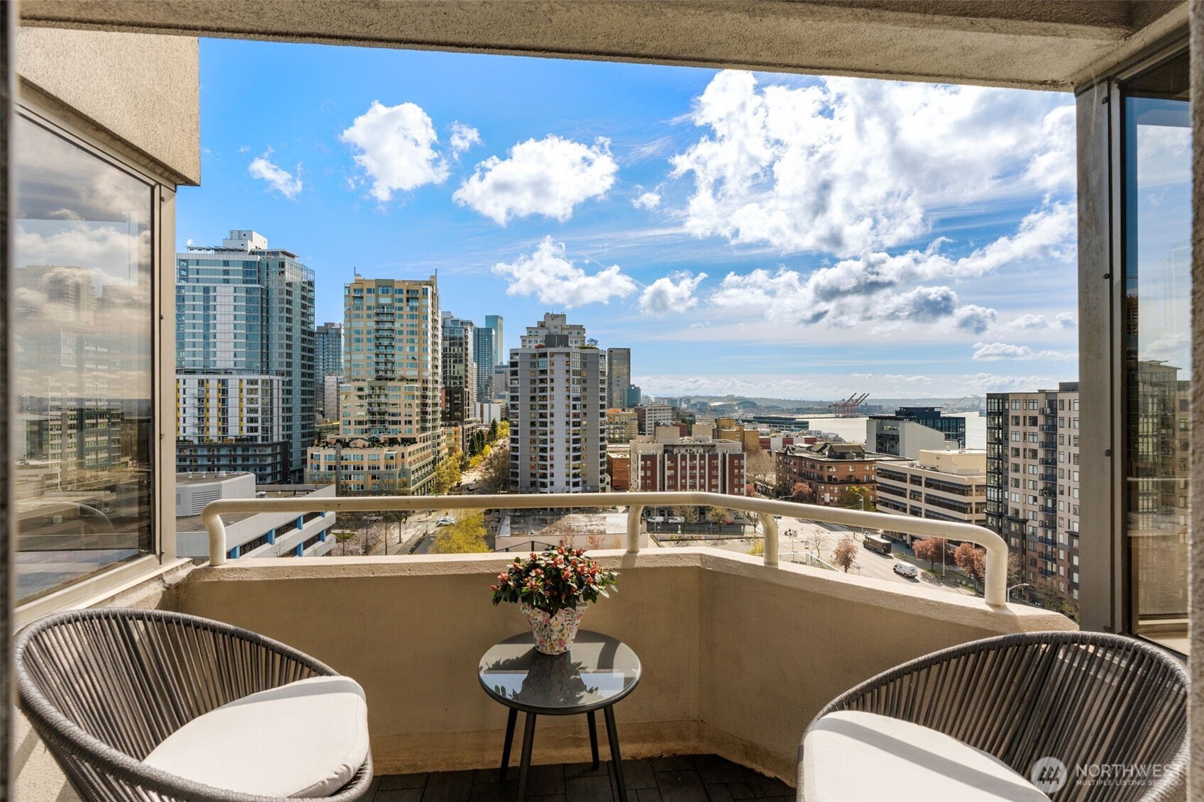 2821 2nd Avenue #1004, Seattle, WA 98121, photo 4 of 34