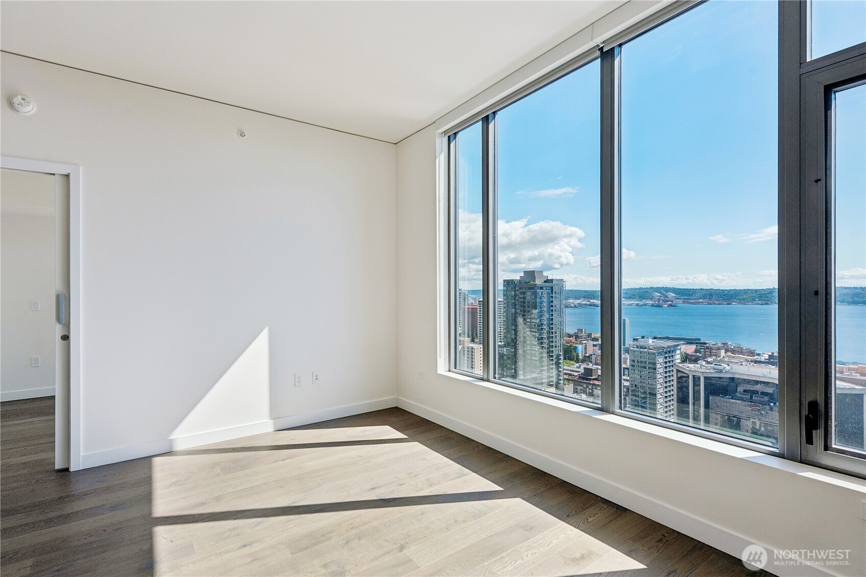 2510 6th Avenue #2705, Seattle, WA 98121, photo 5 of 25