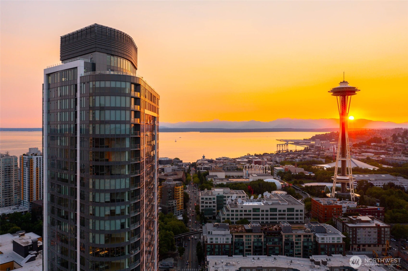 2510 6th Avenue #2705, Seattle, WA 98121, photo 3 of 25