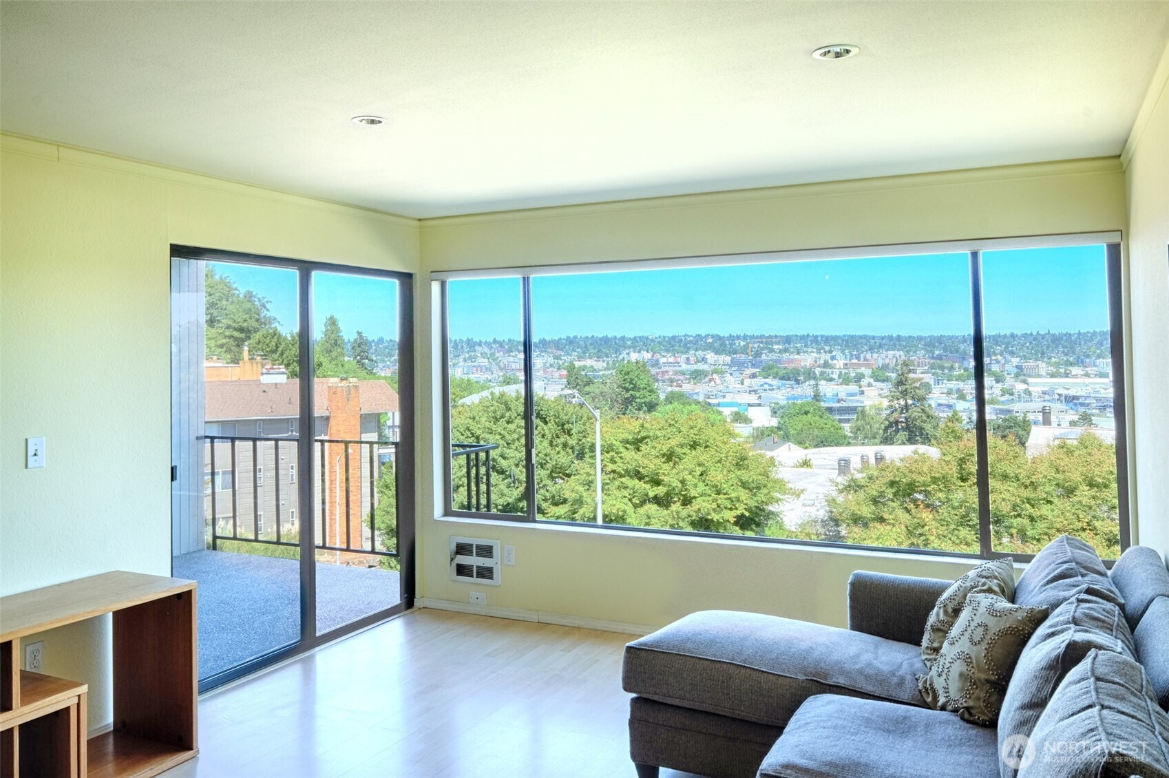 3661 24th Place W #306, Seattle, WA 98199, photo 5 of 39