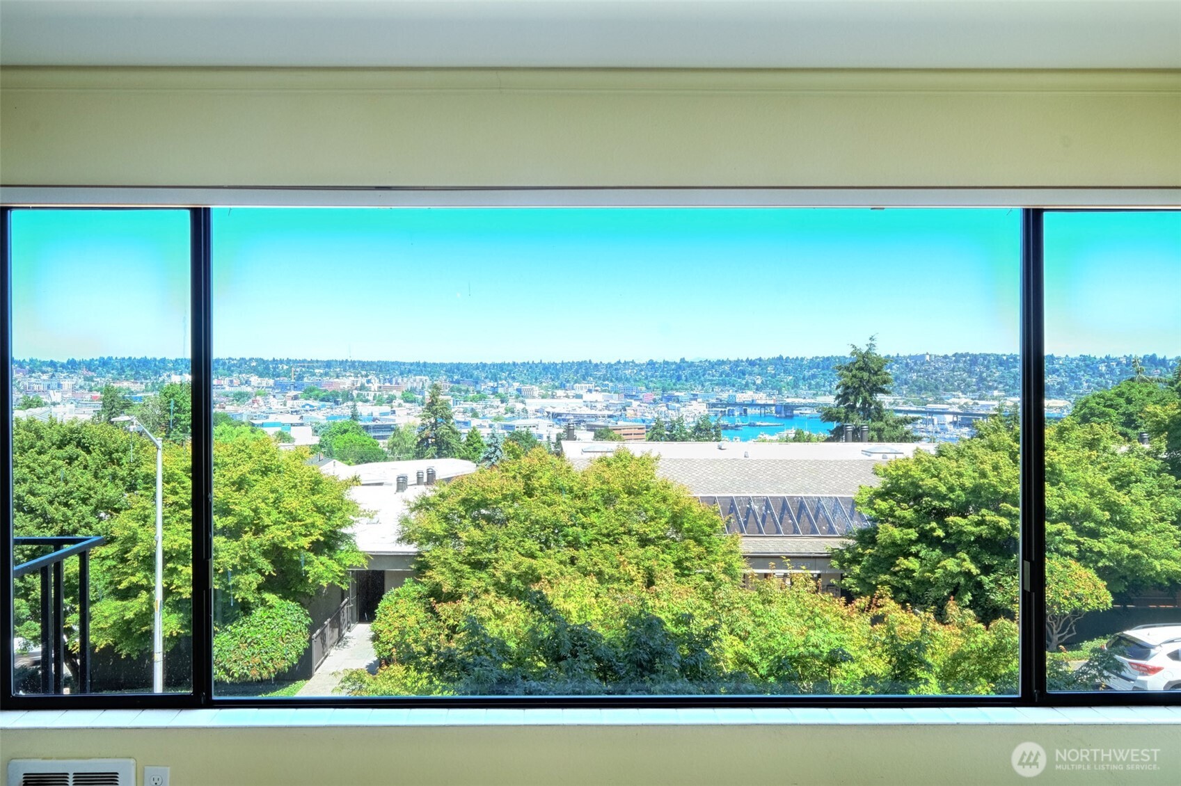 3661 24th Place W #306, Seattle, WA 98199, photo 3 of 39