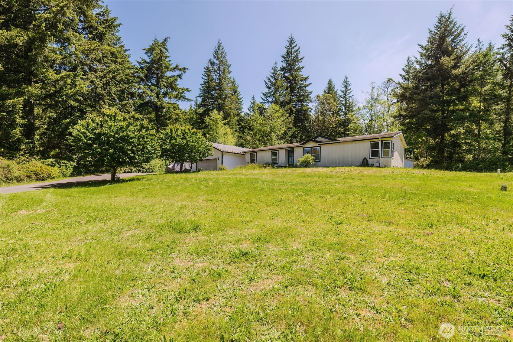1320 SW Hollyhock Lane