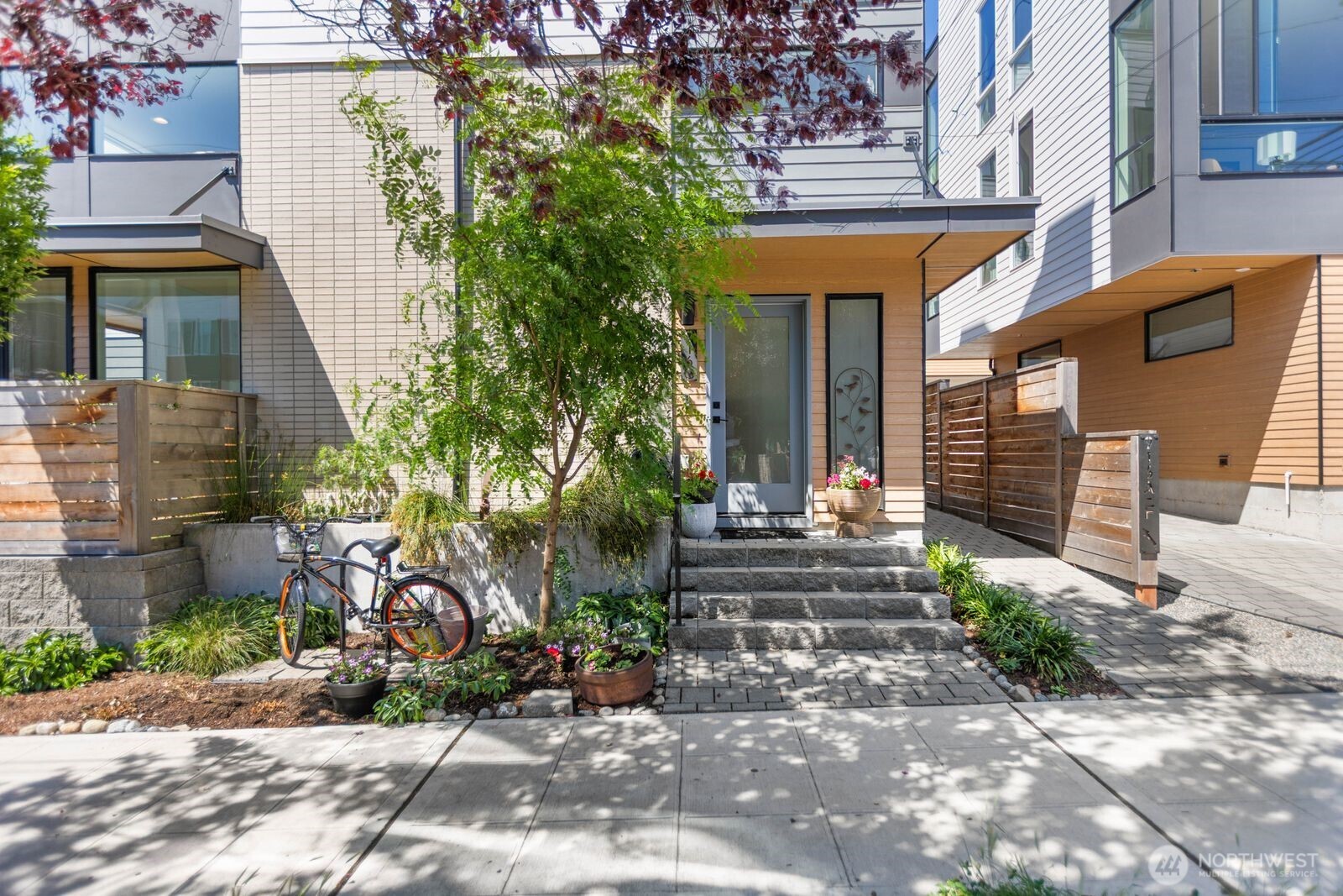 916 NW 56th Street #G, Seattle, WA 98107, photo 2 of 21
