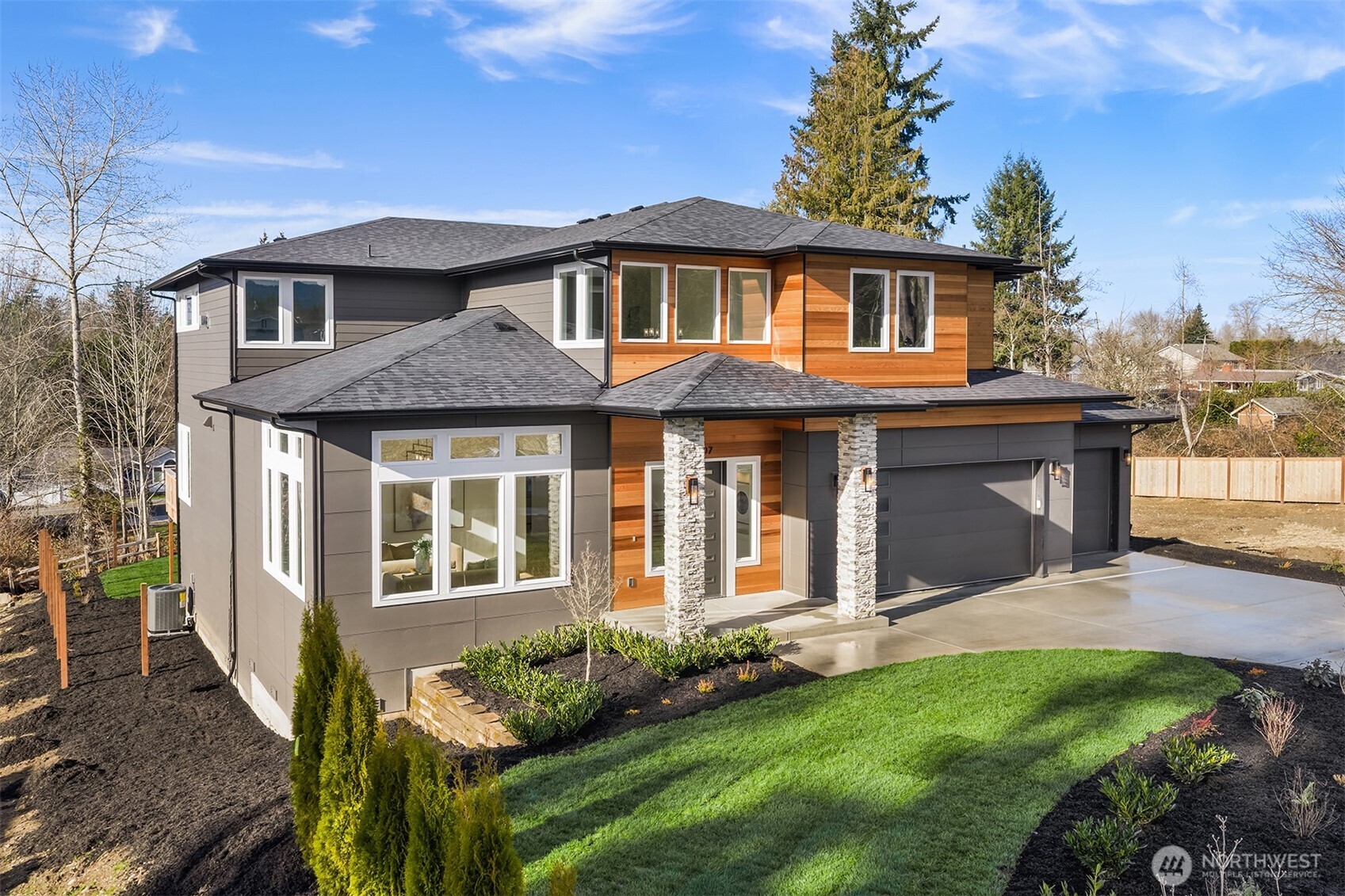 507 Orcas Ave NE