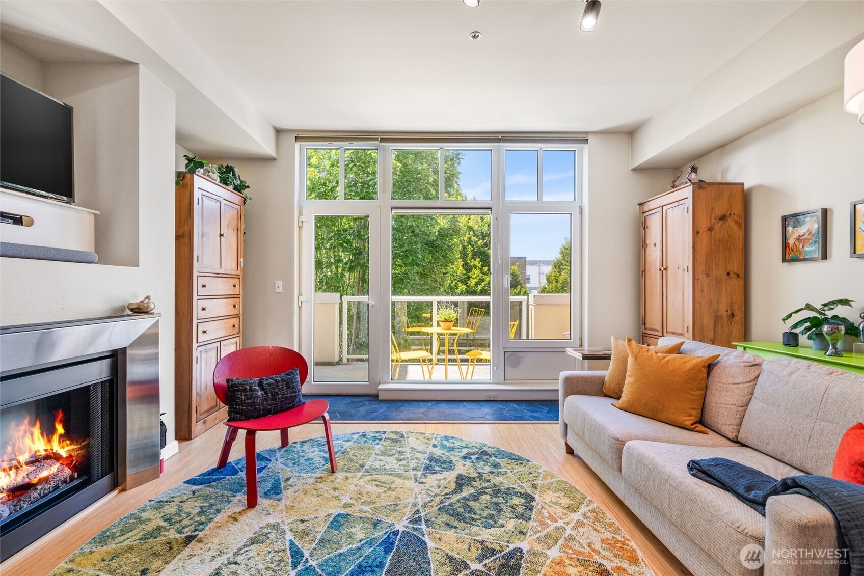 17 W Mercer Street #206, Seattle, WA 98119, photo 5 of 36