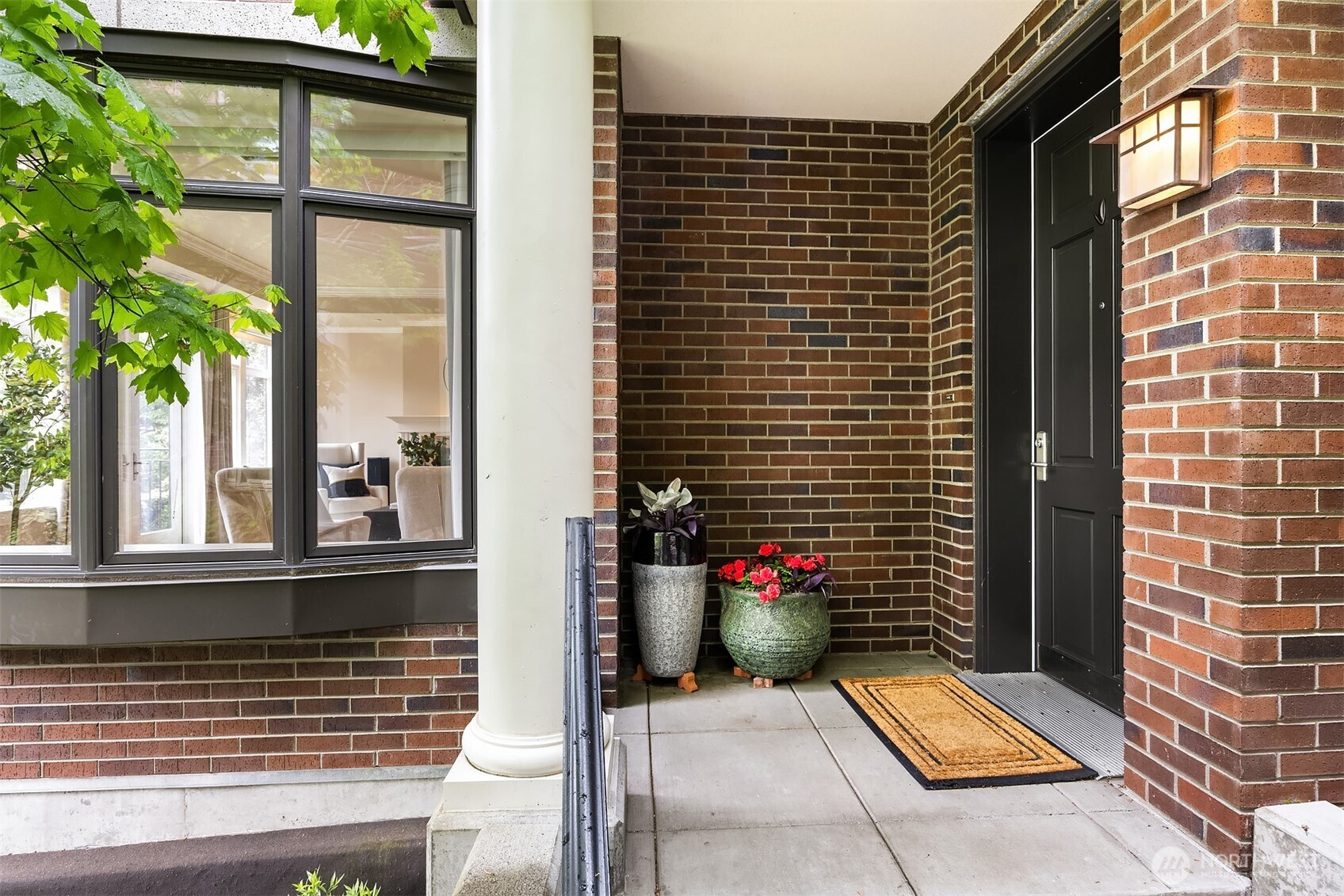 725 Harvard Avenue E, Seattle, WA 98102, photo 2 of 35