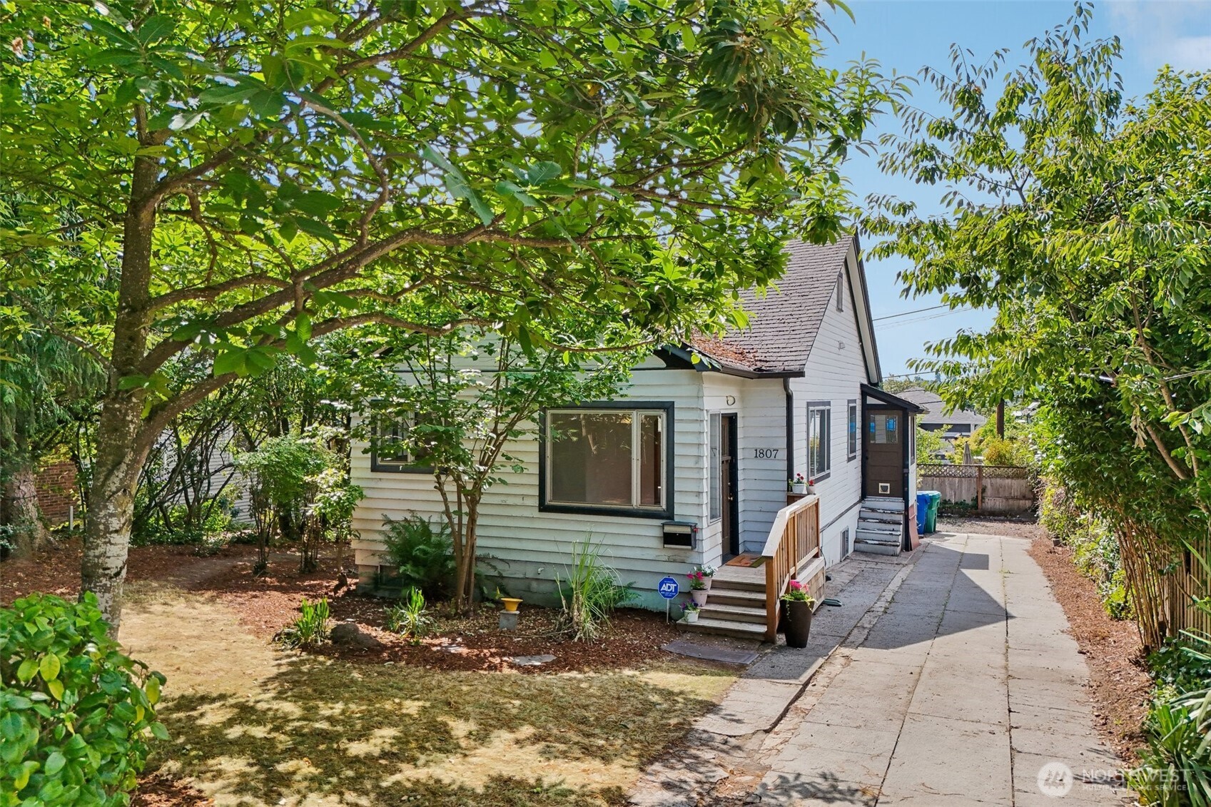 1807 30th Avenue S