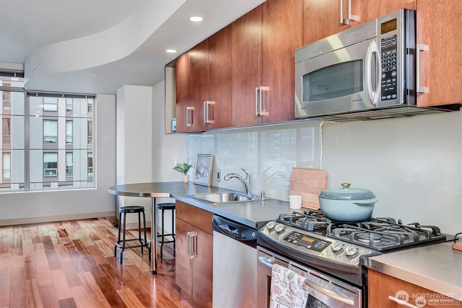 910 Lenora Street #S1004, Seattle, WA 98121, photo 5 of 37