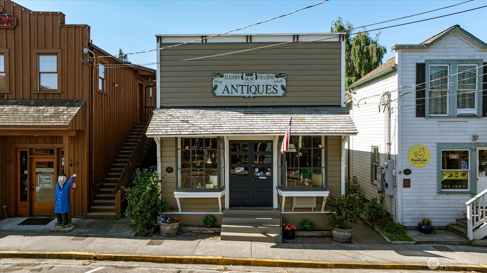 15 NW Front Street