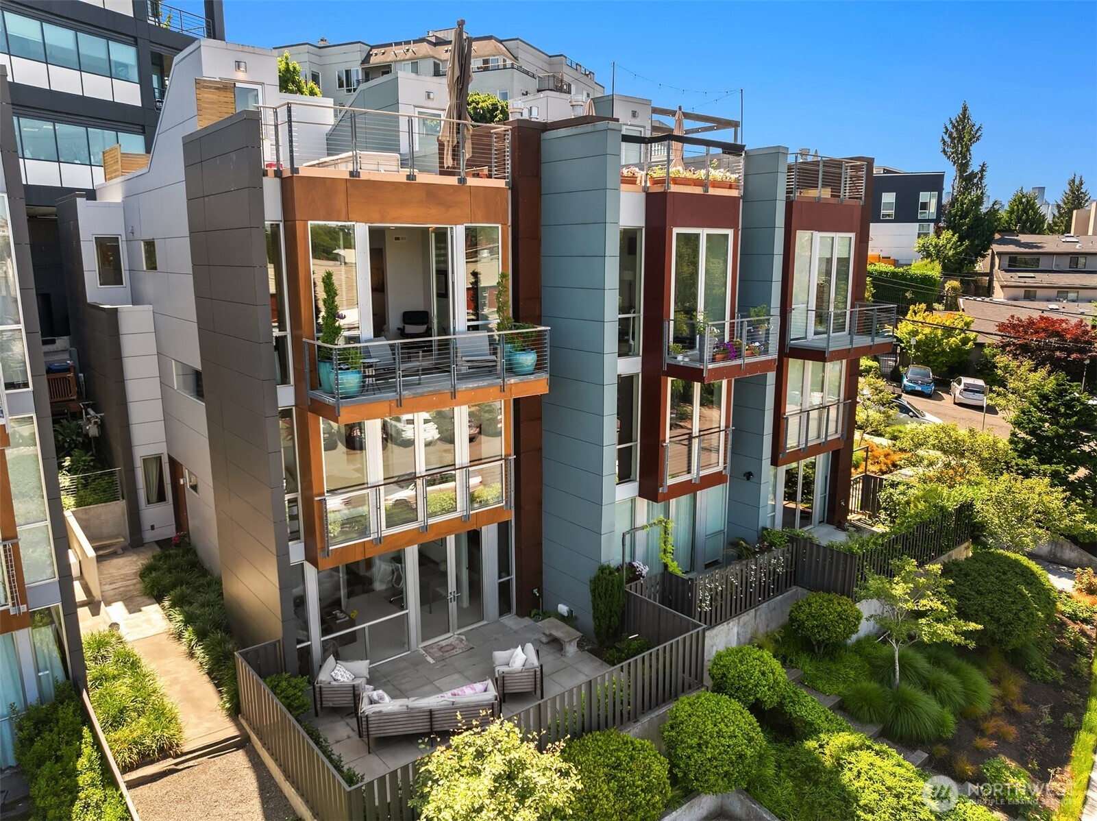 2804 Fairview Avenue E, Seattle, WA 98102, photo 3 of 3