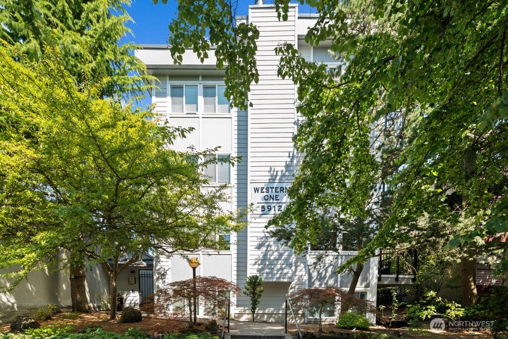 5912 California Avenue SW #201