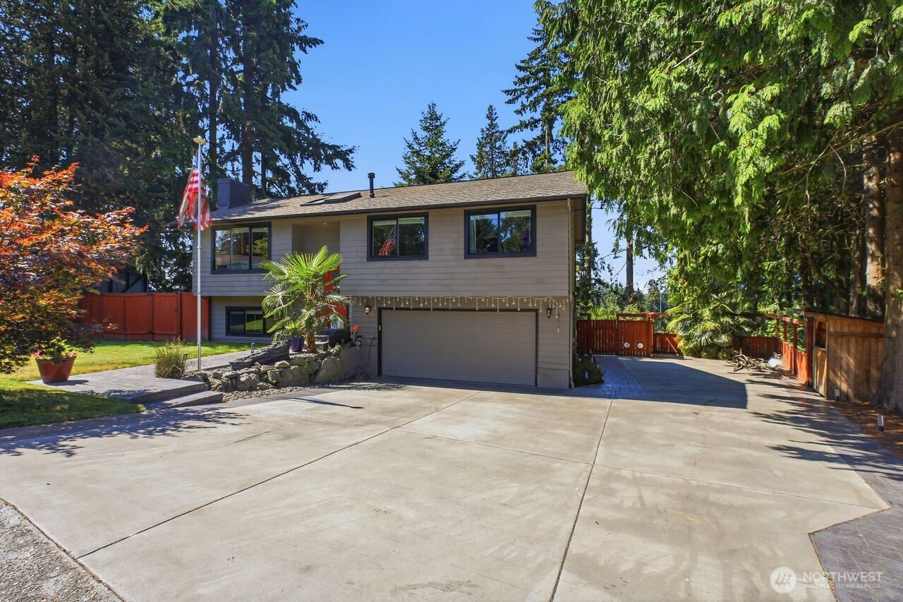 13305 115th Avenue NE, Kirkland, WA 98034, photo 2 of 2