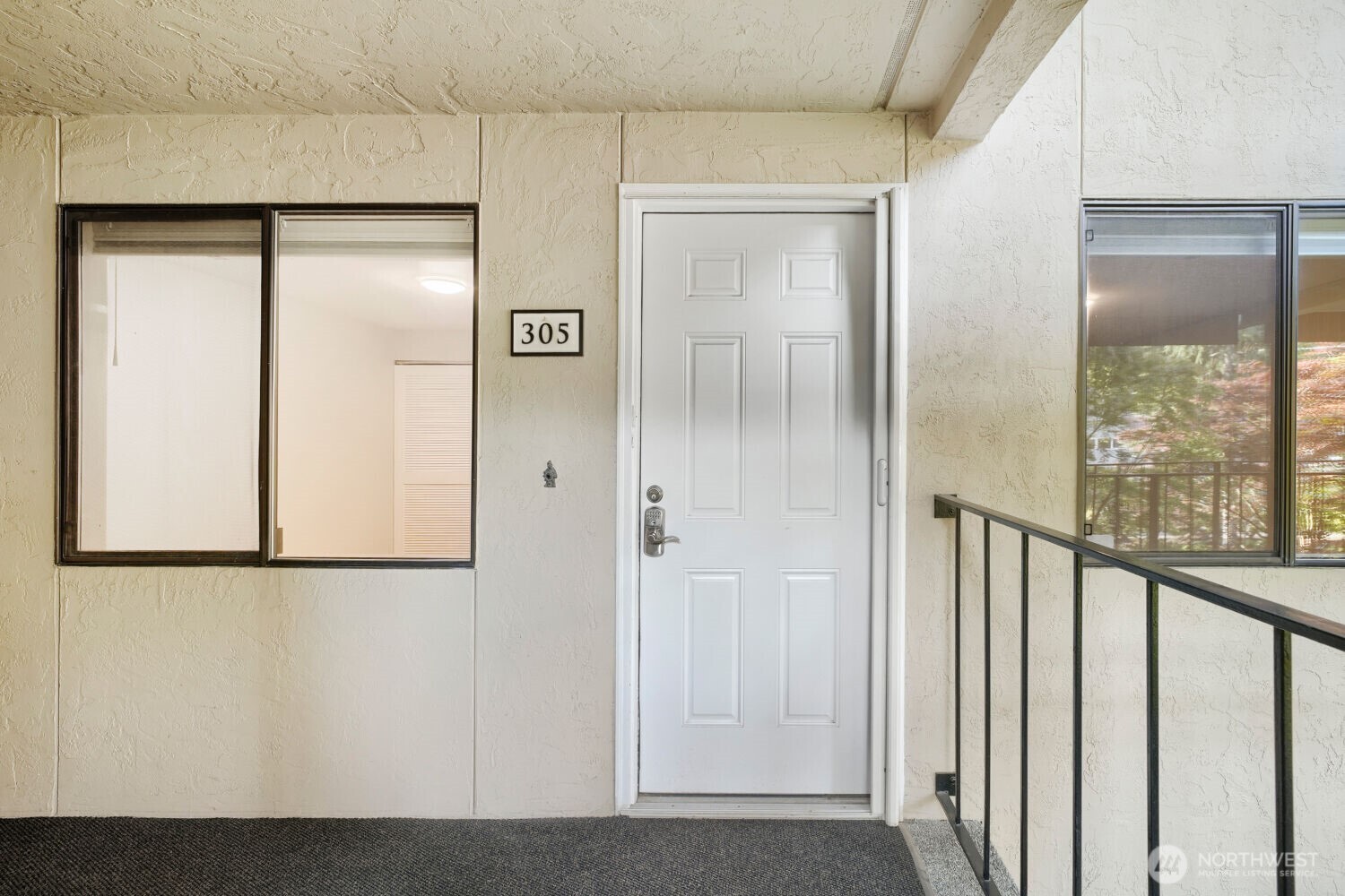 3100 W Commodore Way #305, Seattle, WA 98199, photo 4 of 40