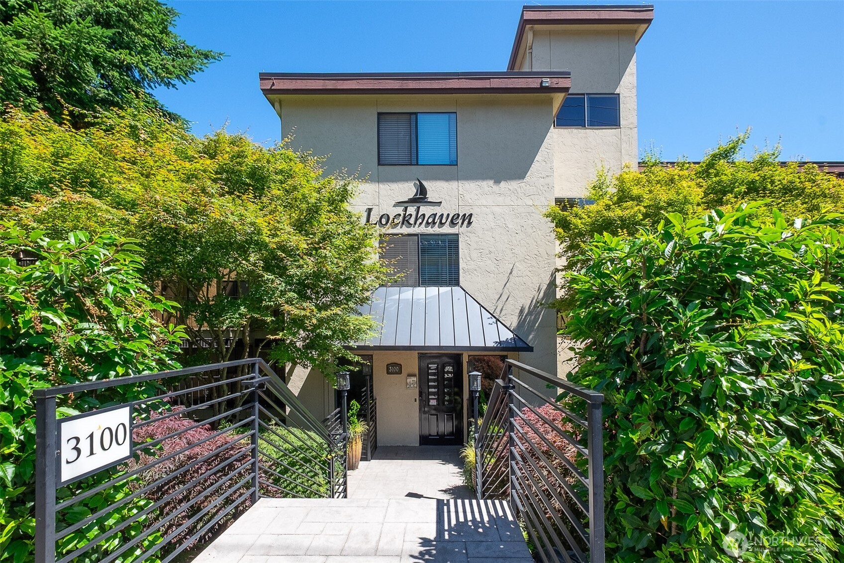 3100 W Commodore Way #305, Seattle, WA 98199, photo 3 of 40
